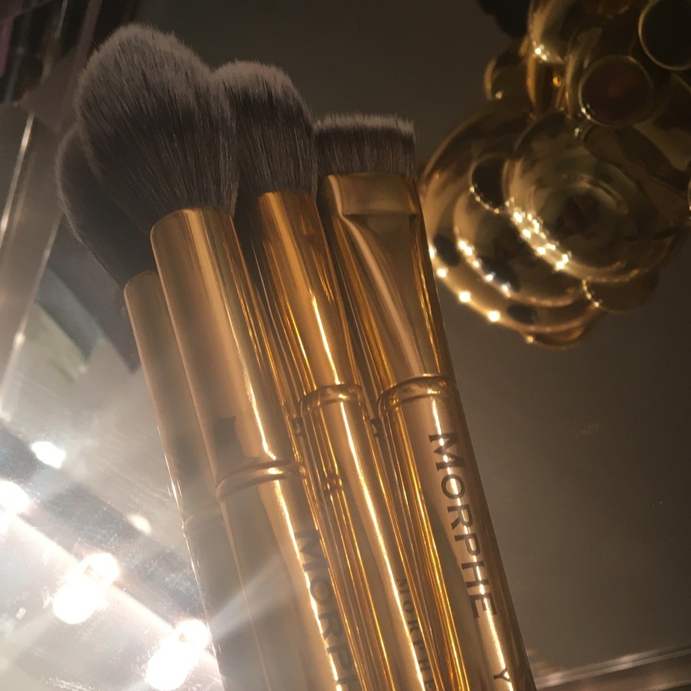 Thee gold Morphe y series brushes